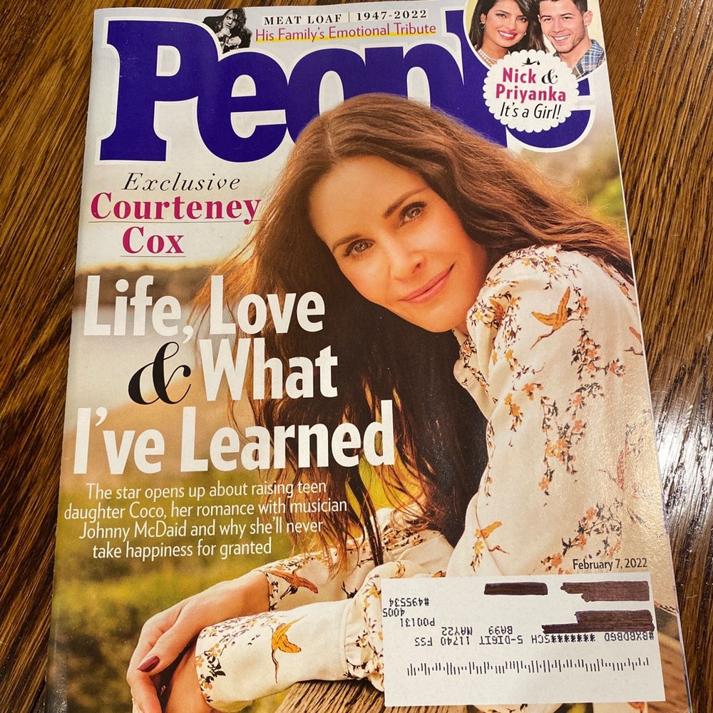People Magazine - February 7 2022 - Courteney Cox - Meat Loaf - Nick Jonas